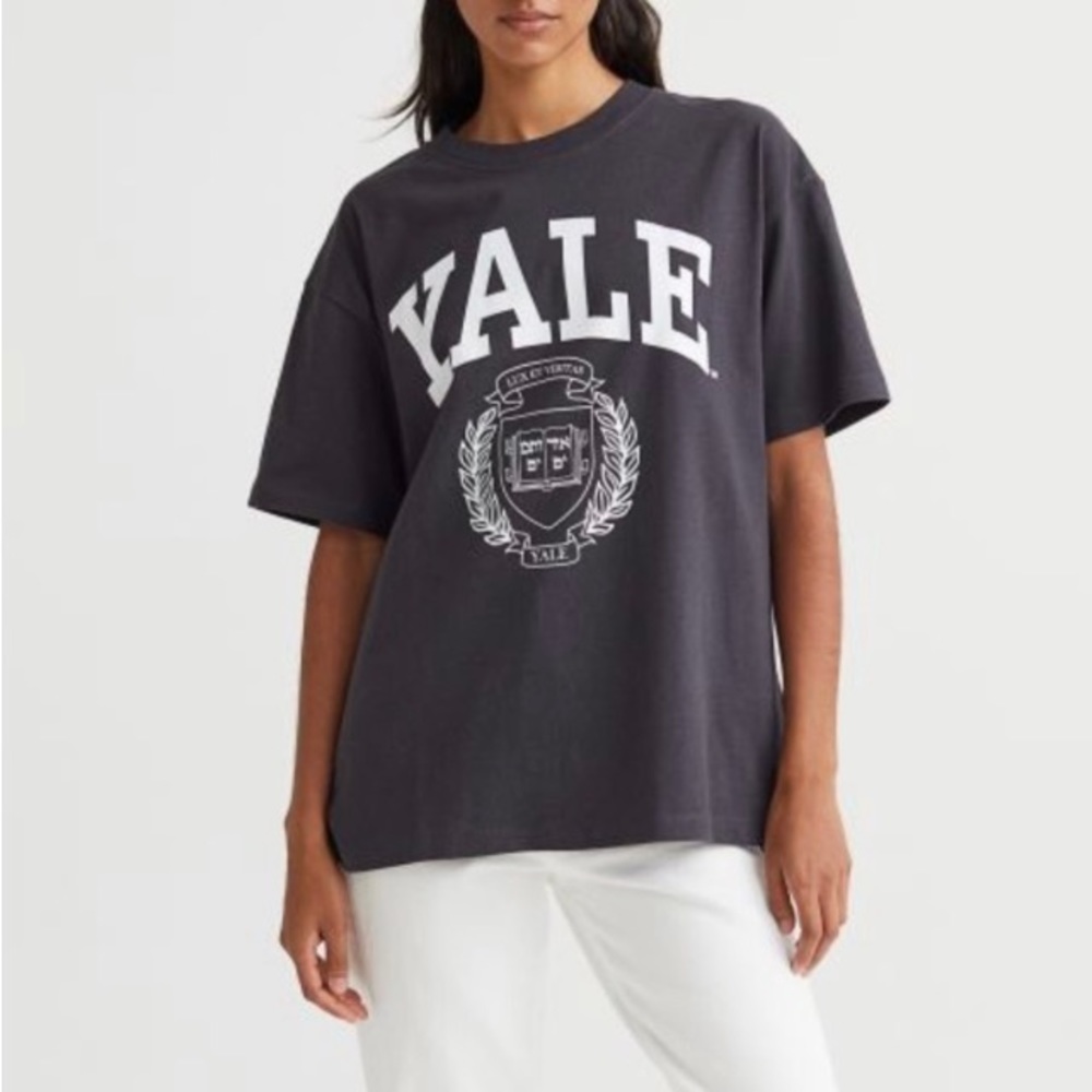 H&M Navy Blue ‘YALE’ T-shirt Sz:M